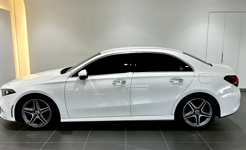 A 180 Sedan