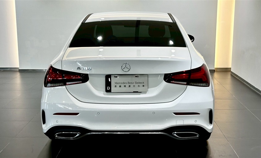 A 180 Sedan