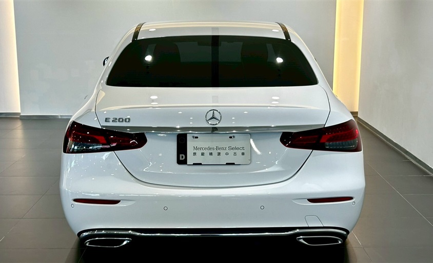 E 200