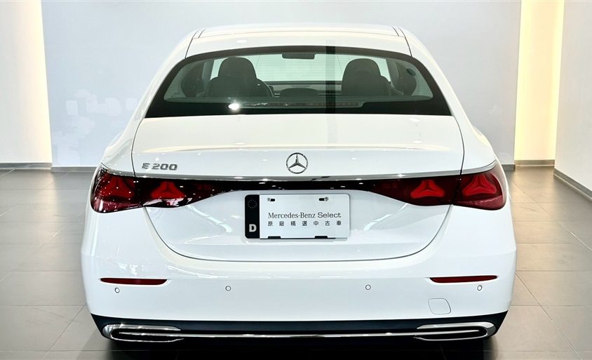 E 200